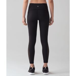 247- EUC Size 6 Lululemon Train Times 7/8 Pant